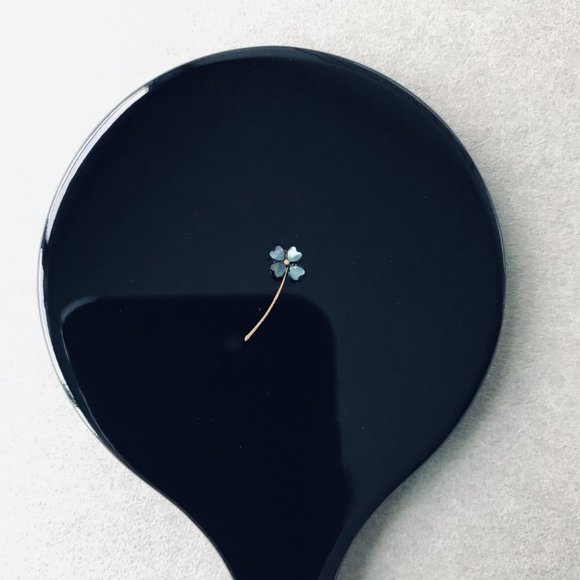 Lucky clover Wajima lacquer Hand mirror, Mother of Pearl Inlay, Handcrafted, New - Picture 2 of 4